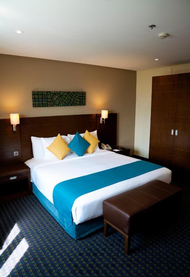 Western Premier Hotell 4*
